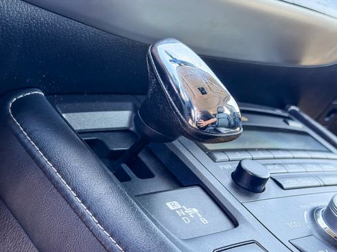 Used 2013 Lexus CT 200h FWD image 19