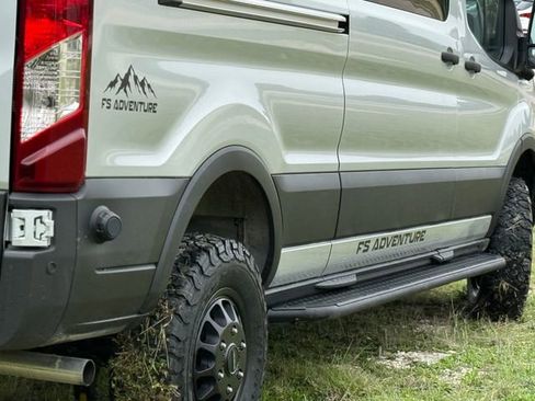 New 2026 Ford Transit 250 148 High Roof AWD image 9