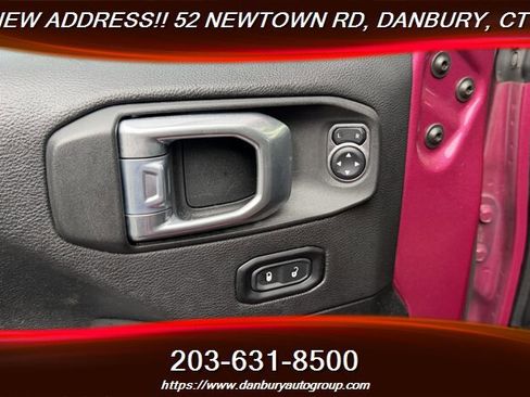 Used 2021 Jeep Wrangler Unlimited Rubicon AWD/4WD image 12