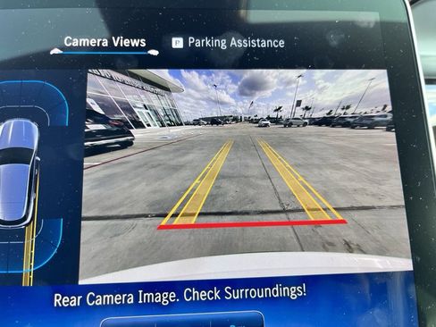 Used 2024 Mercedes-Benz GLC 300 4MATIC image 9