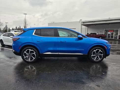 Certified 2025 Chevrolet Equinox EV LT w/ Convenience Package image 7