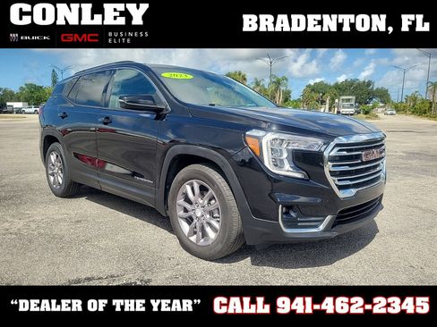 Used 2023 GMC Terrain SLT FWD image 1