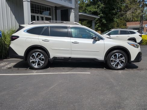 Used 2022 Subaru Outback Touring image 4