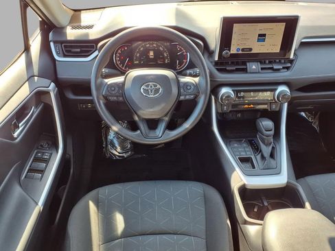 Used 2025 Toyota RAV4 XLE AWD/4WD image 4
