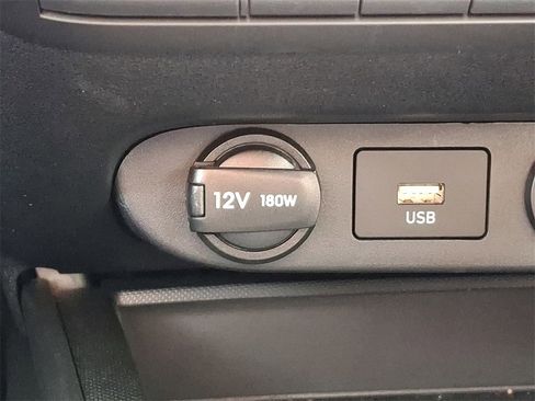 Used 2023 Hyundai Elantra SEL image 25