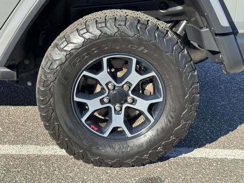 Used 2019 Jeep Wrangler Unlimited Rubicon w/ Dual Top Group image 9