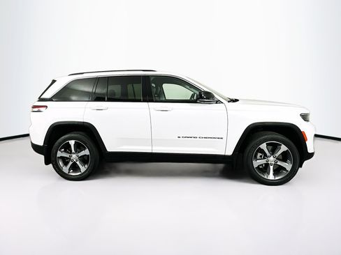 Used 2022 Jeep Grand Cherokee Limited 4xe w/ Luxury Tech Group II AWD/4WD image 10