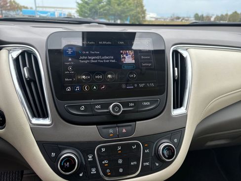 Used 2024 Chevrolet Malibu LT image 18