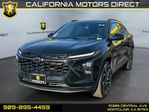 Used 2024 Chevrolet Trax RS w/ Sunroof Package FWD image 1