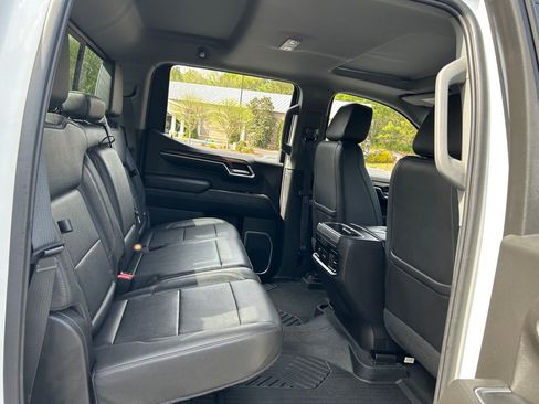 Used 2022 Chevrolet Silverado 1500 LT Trail Boss w/ LT Trail Boss Premium Package AWD/4WD image 56