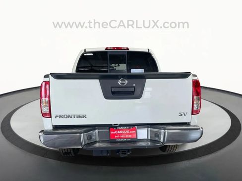 Used 2019 Nissan Frontier SV image 6