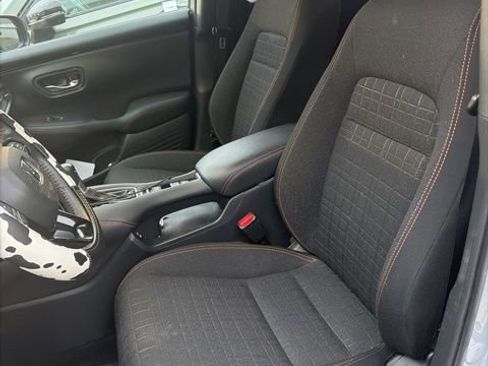 Used 2024 Honda HR-V Sport image 9