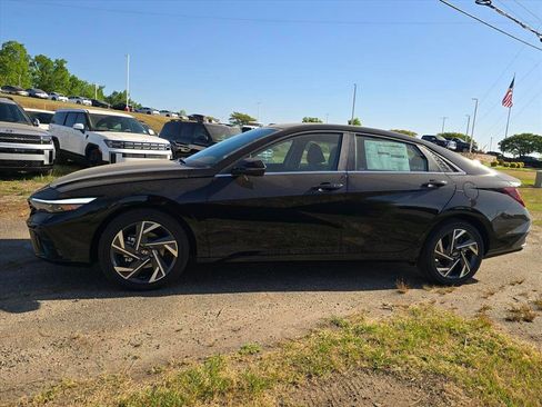 New 2026 Hyundai Elantra Limited FWD image 6