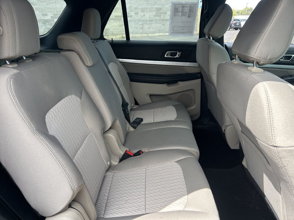 Used 2018 Ford Explorer 4WD w/ Class II Trailer Tow Package image 29