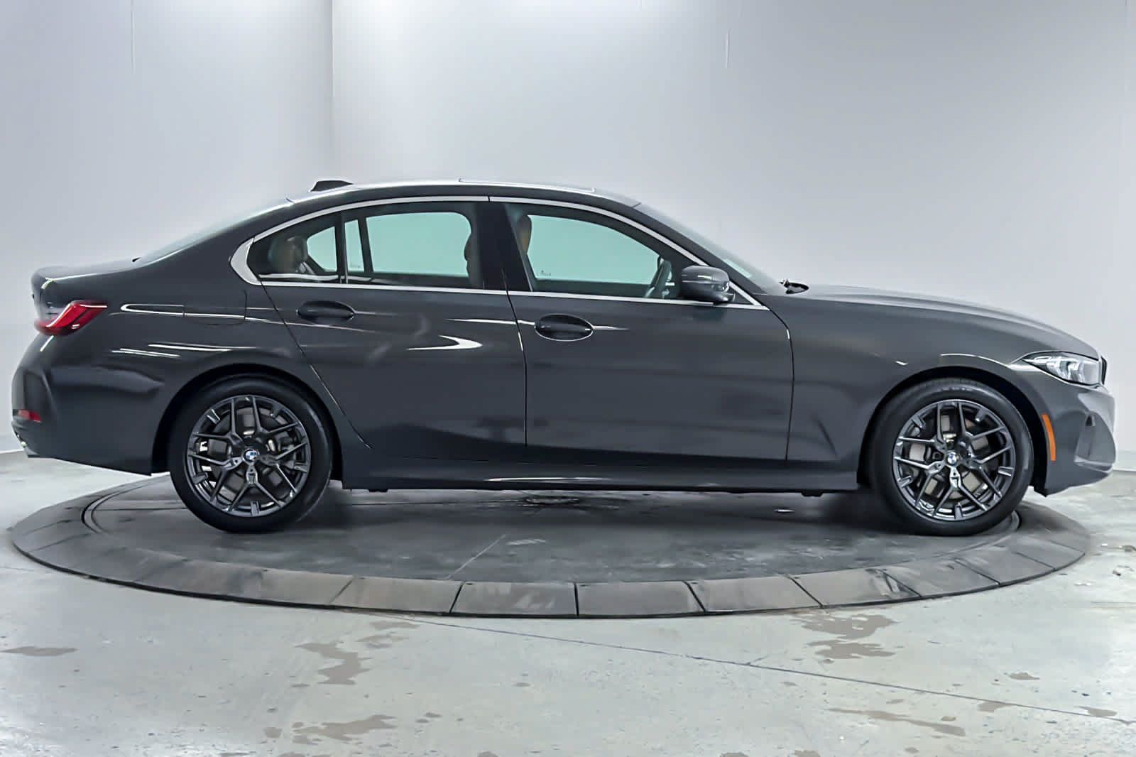 Used 2026 BMW 330i Sedan w/ Convenience Package RWD image 16