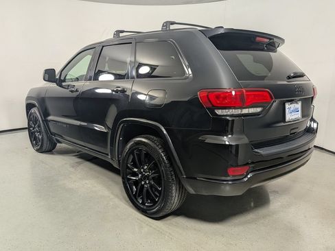 Used 2022 Jeep Grand Cherokee Laredo X RWD image 6