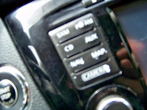 Used 2015 Nissan Rogue SV w/ SV Premium Package image 30