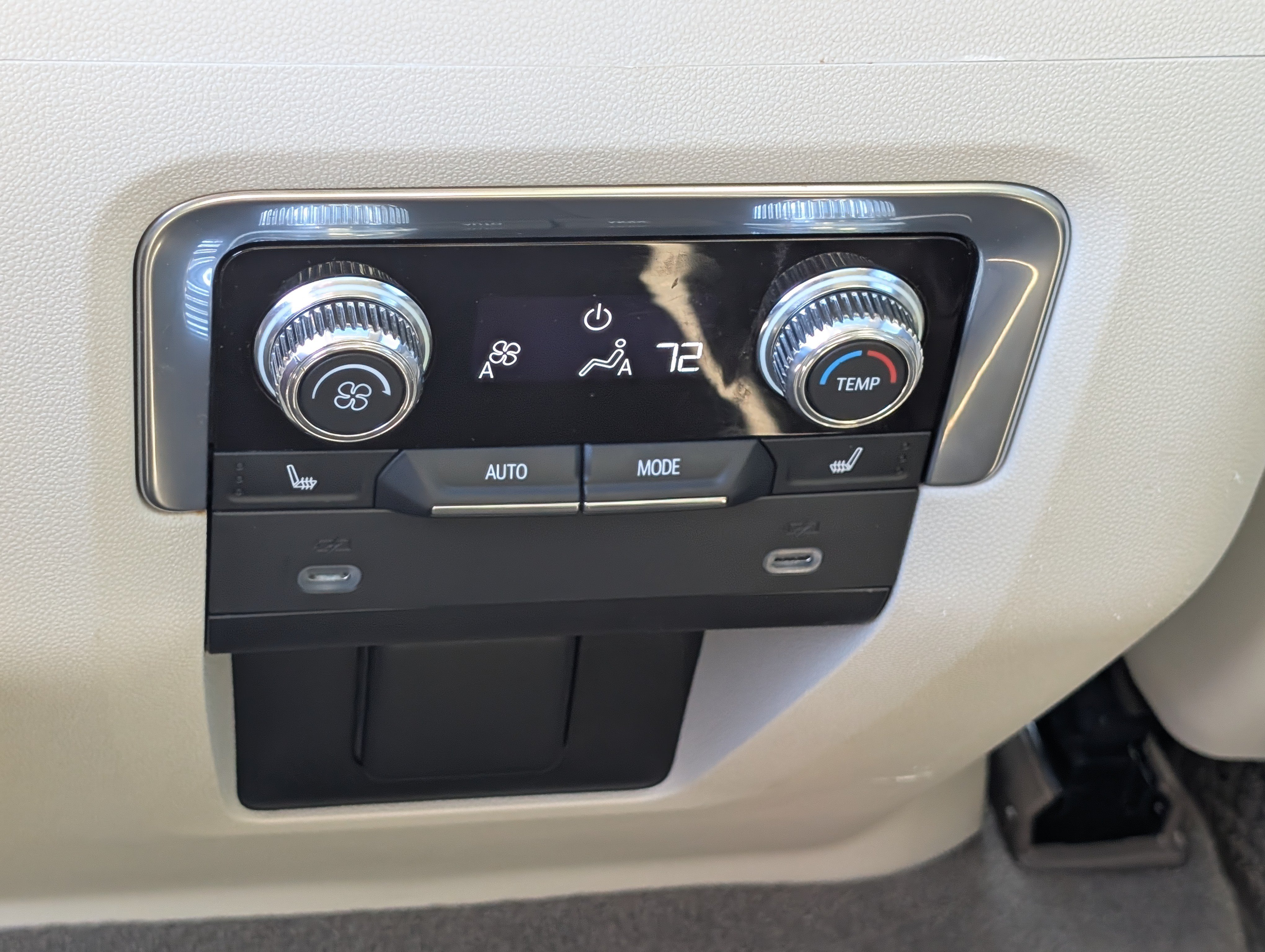 Used 2021 GMC Yukon XL Denali w/ Denali Premium Package AWD/4WD image 17