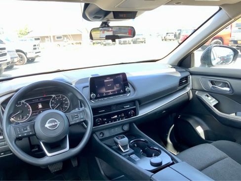 Used 2024 Nissan Rogue SV AWD/4WD image 30