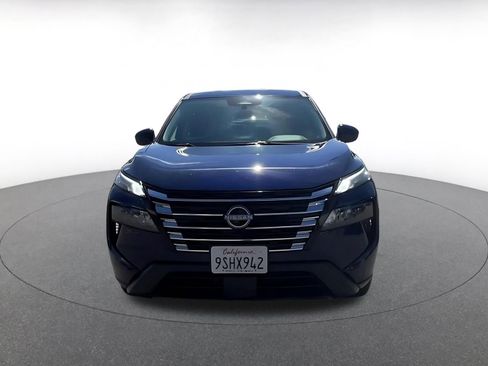 Used 2025 Nissan Rogue SV image 4