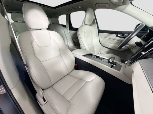 Certified 2023 Volvo XC60 B5 Plus w/ Climate Package AWD/4WD image 28
