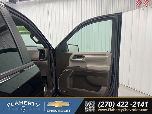 Used 2023 Chevrolet Silverado 1500 LT Trail Boss w/ Convenience Package II image 14