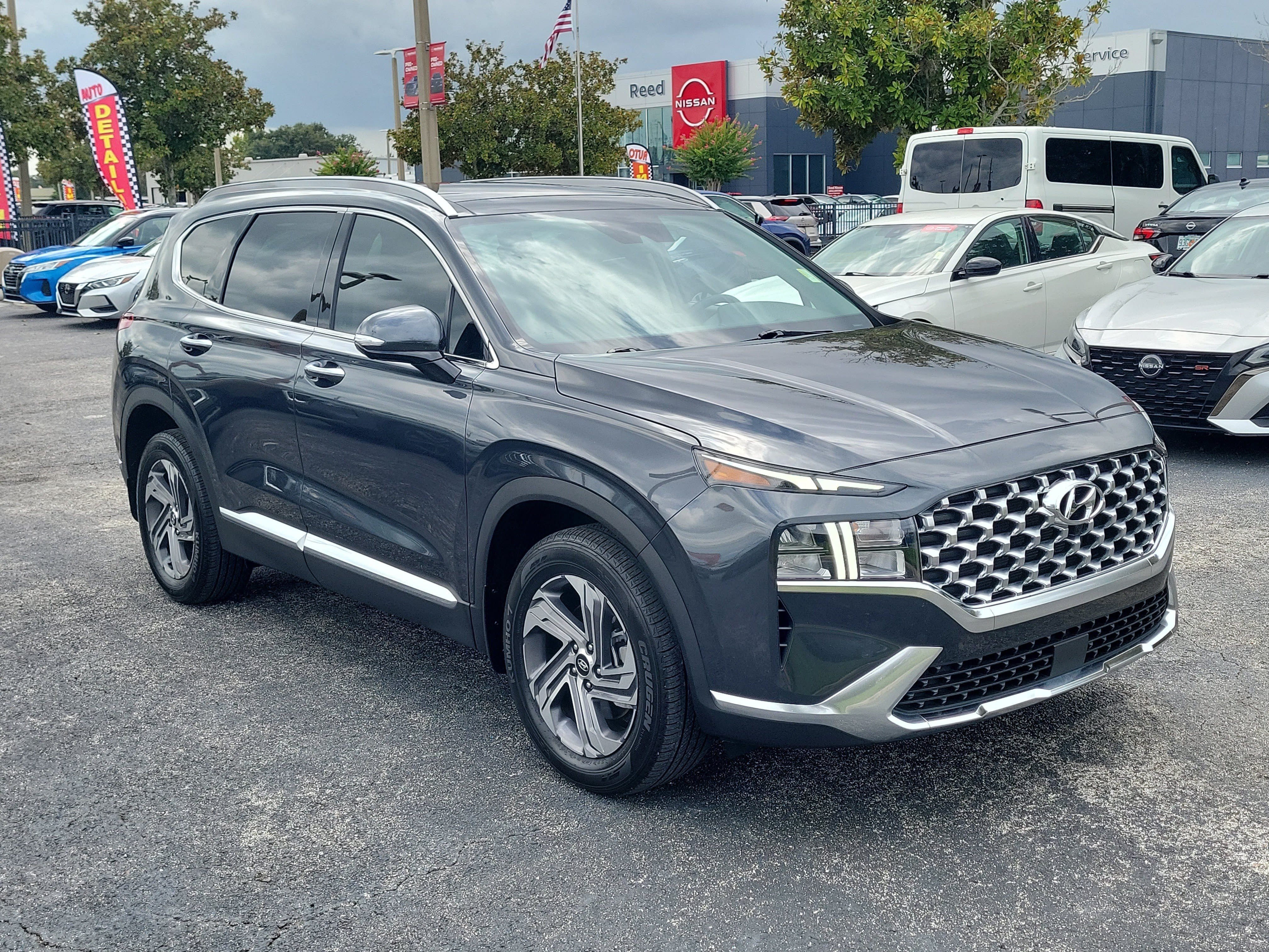 Used 2023 Hyundai Santa Fe SEL w/ Premium Package FWD image 3