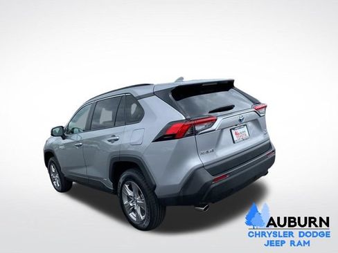 Used 2024 Toyota RAV4 XLE AWD/4WD image 5