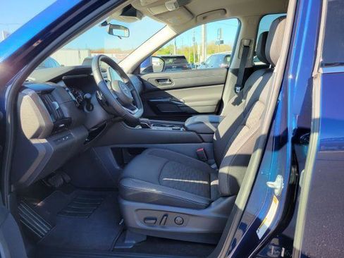 Used 2025 Nissan Pathfinder SV AWD/4WD image 8