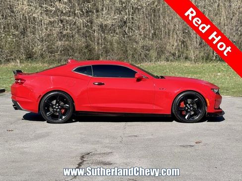 Used 2021 Chevrolet Camaro LT image 8