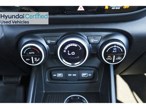 Certified 2022 Hyundai Venue Limited w/ Cargo Package FWD image 28