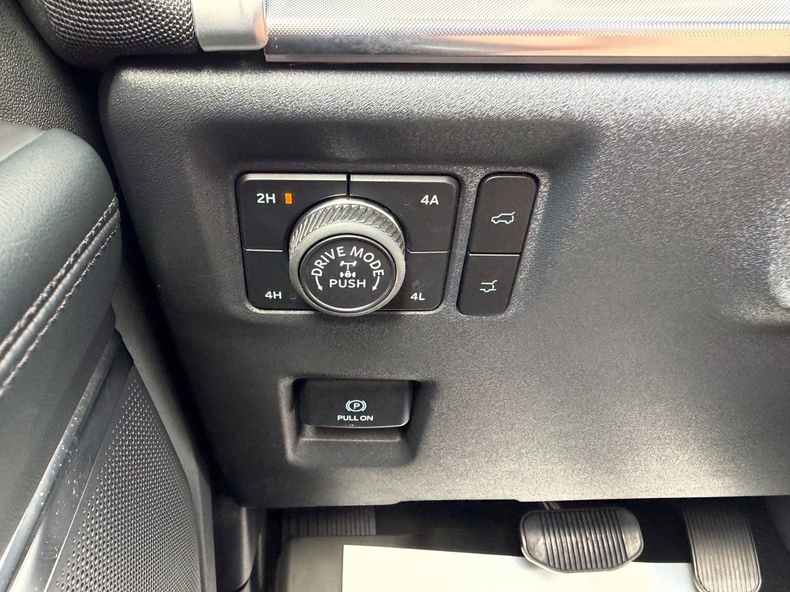 Used 2025 Ford Expedition Tremor AWD/4WD image 26