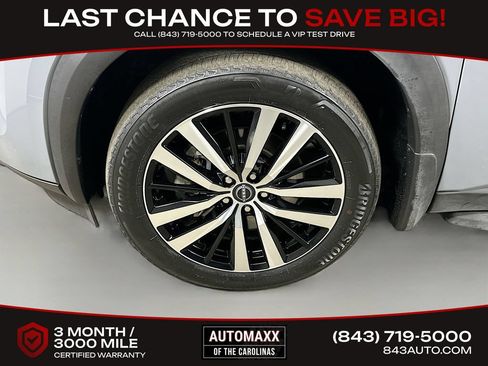 Used 2023 Nissan Pathfinder Platinum w/ Lighting Package (N93) FWD image 8