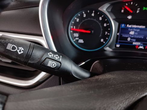 Used 2020 Chevrolet Equinox LT FWD image 27