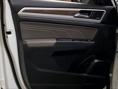 Used 2021 Volkswagen Atlas SEL Premium image 21