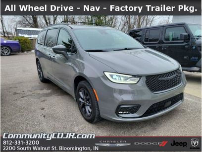 Used 2021 Chrysler Pacifica Touring-L w/ Premium & Safety Sphere Group