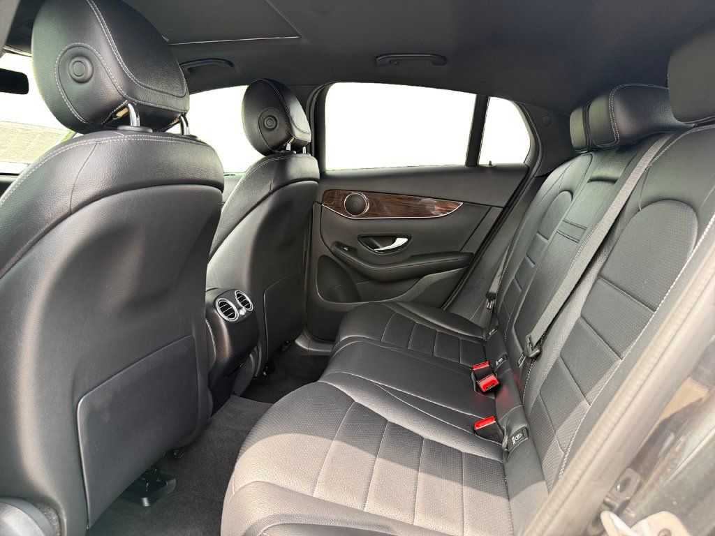 Used 2023 Mercedes-Benz GLC 300 4MATIC Coupe image 26