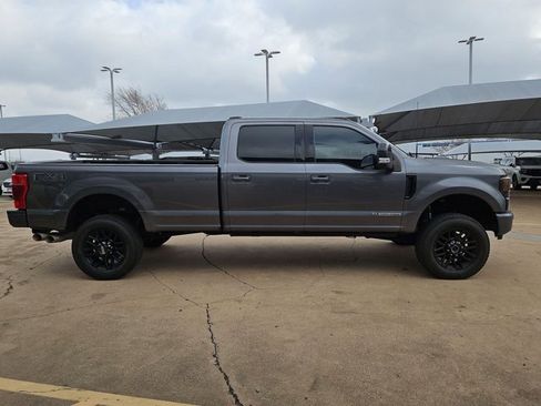 Used 2022 Ford F350 Lariat w/ Black Appearance Package image 4