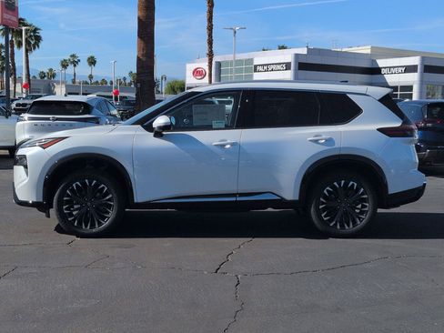 New 2026 Nissan Rogue Platinum image 3