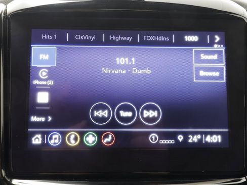 Certified 2023 Chevrolet Traverse LT image 9