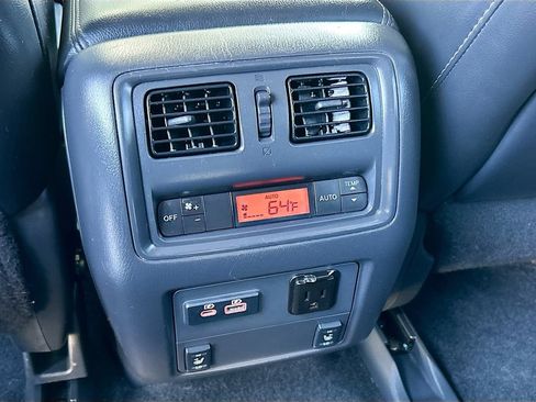 Used 2019 Nissan Pathfinder SL FWD image 25