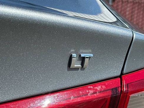 Used 2023 Chevrolet Malibu LT FWD image 31