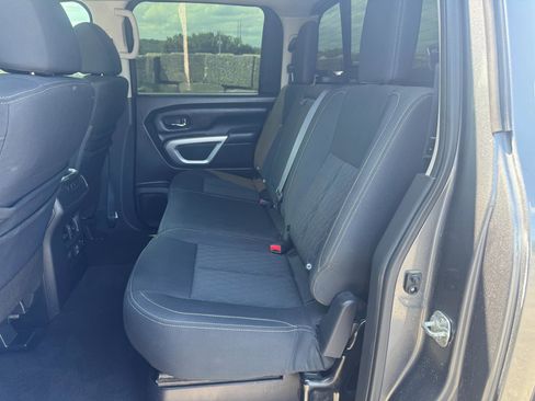 Used 2019 Nissan Titan SV w/ SV Convenience Package AWD/4WD image 10