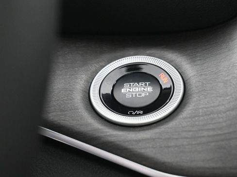 New 2025 Jeep Grand Cherokee Limited w/ Luxury Tech Group II image 19