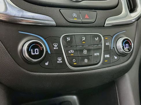 Used 2024 Chevrolet Equinox LT w/ LPO, Floor Liner Package FWD image 18