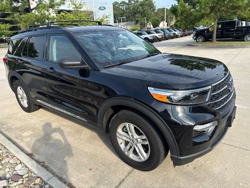 Used 2023 Ford Explorer XLT w/ Equipment Group 202A AWD/4WD image 7