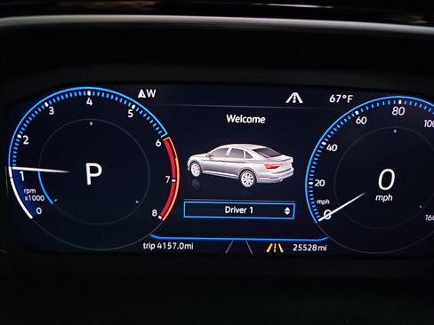 Used 2019 Volkswagen Jetta SEL w/ Cold Weather Package FWD image 14