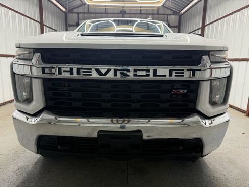 Used 2020 Chevrolet Silverado 2500 LT w/ Z71 Off-Road Package image 2