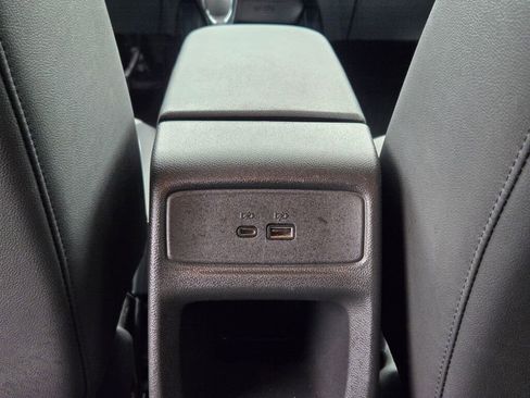 Certified 2025 Chevrolet Trax LT image 16