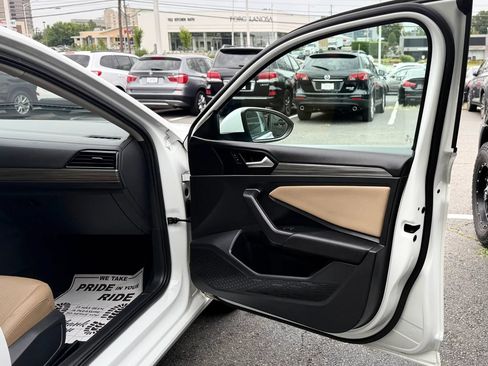 Used 2019 Volkswagen Jetta SEL FWD image 36